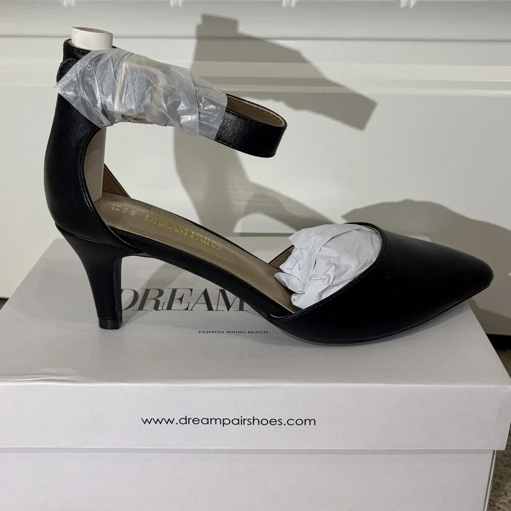 DREAM PAIRS Women Low Stilettos Heel Pump Ankle Strap Pointed Black Size 5